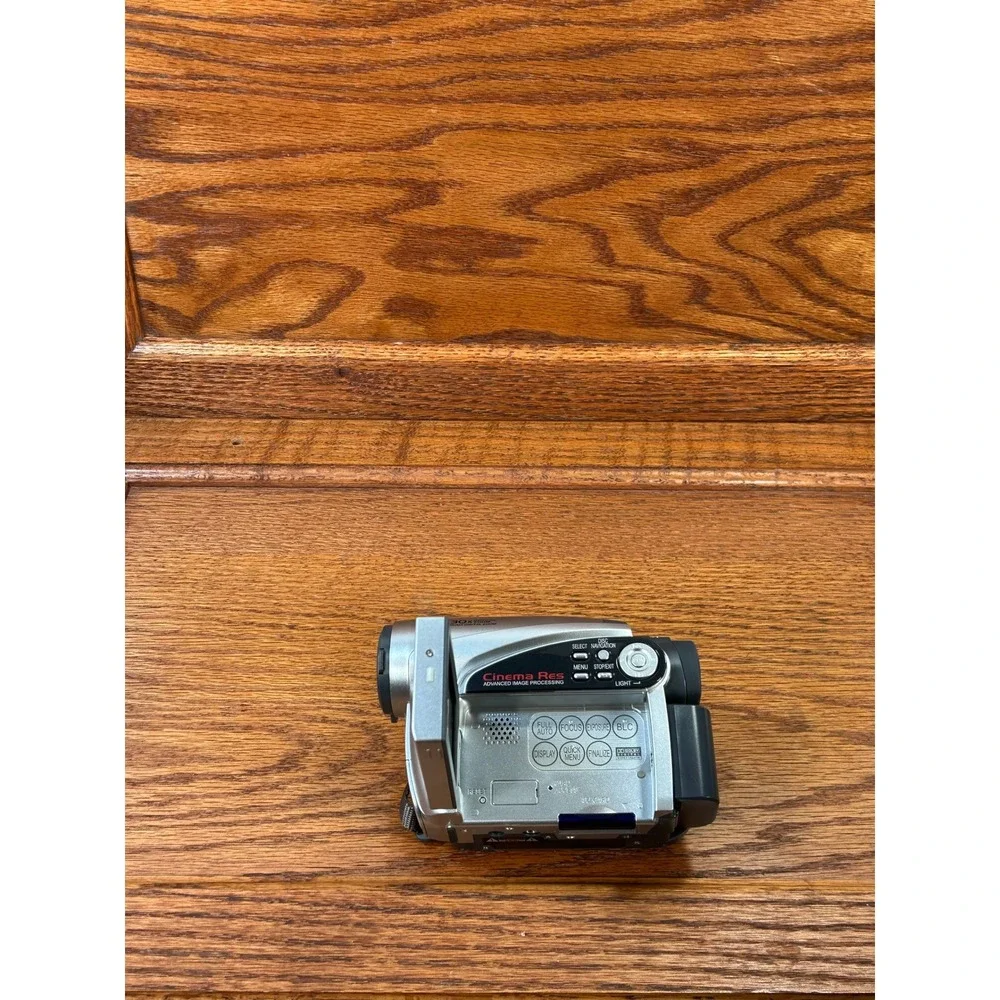 Hitachi DZ-GX5080A DVD Camcorder 30x Optical Zoom Cinema Res Bundle Silver